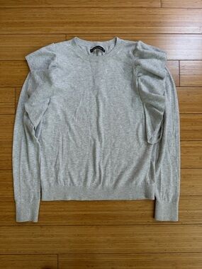 Abercrombie & Fitch Light Gray Ruffle Sleeve Knit Sweater XS